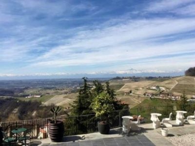 Where to eat on a terrace in the Langhe: 3 restaurants with vineyard views in Monforte d'Alba
